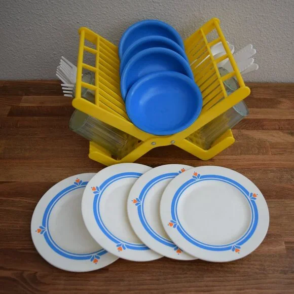 Fisher Price Family Dinnerware set - Picture 1 of 3